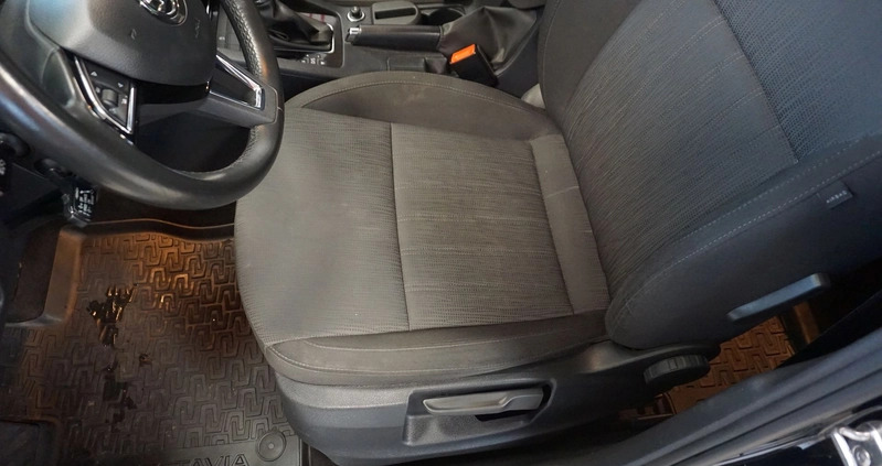Skoda Octavia cena 72900 przebieg: 118283, rok produkcji 2018 z Wolin małe 667
